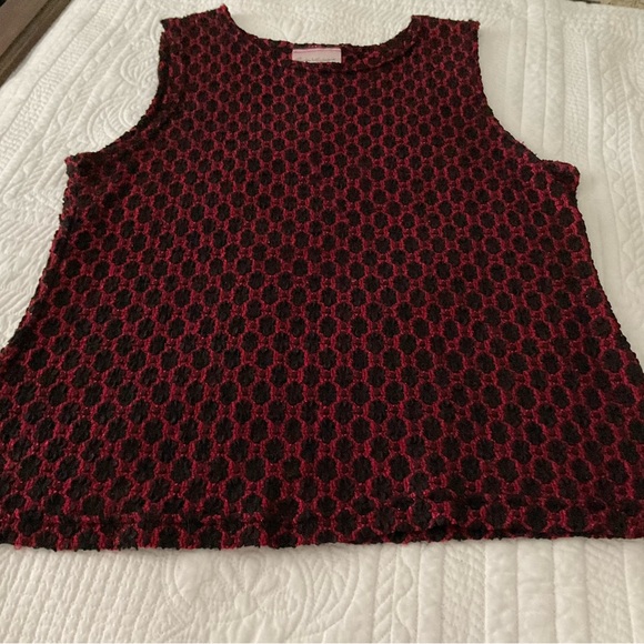 GLORIA VANDERBILT, RED/BLACK SLEEVELESS BLOUSE, SIZE: M - Picture 3 of 10